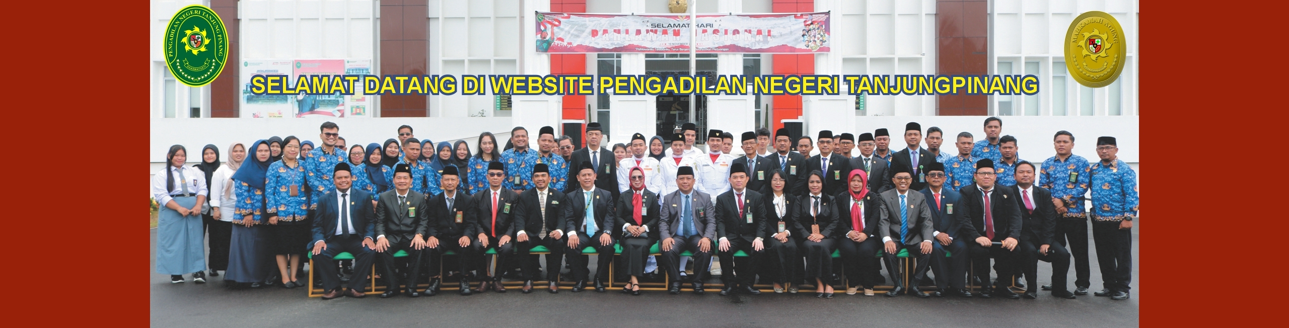 FOTO KELUARGA BESAR PENGADILAN NEGERI TANJUNGPINANG KELAS IA